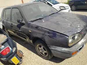 Foto de ALETA DELANTERA DERECHA VOLKSWAGEN GOLF III (1H1)(11.1991) 1.6  (75 CV / 55 KW) referencia 1H0821106B