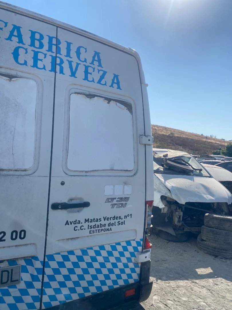 Foto de PORTON TRASERO DERECHO VOLKSWAGEN LT FURGÓN/COMBI 2.5 TDI (109 CV / 80 KW) referencia 2D1827091J