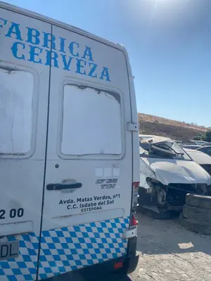 Foto de PORTON TRASERO DERECHO VOLKSWAGEN LT FURGÓN/COMBI 2.5 TDI (109 CV / 80 KW) referencia 2D1827091J