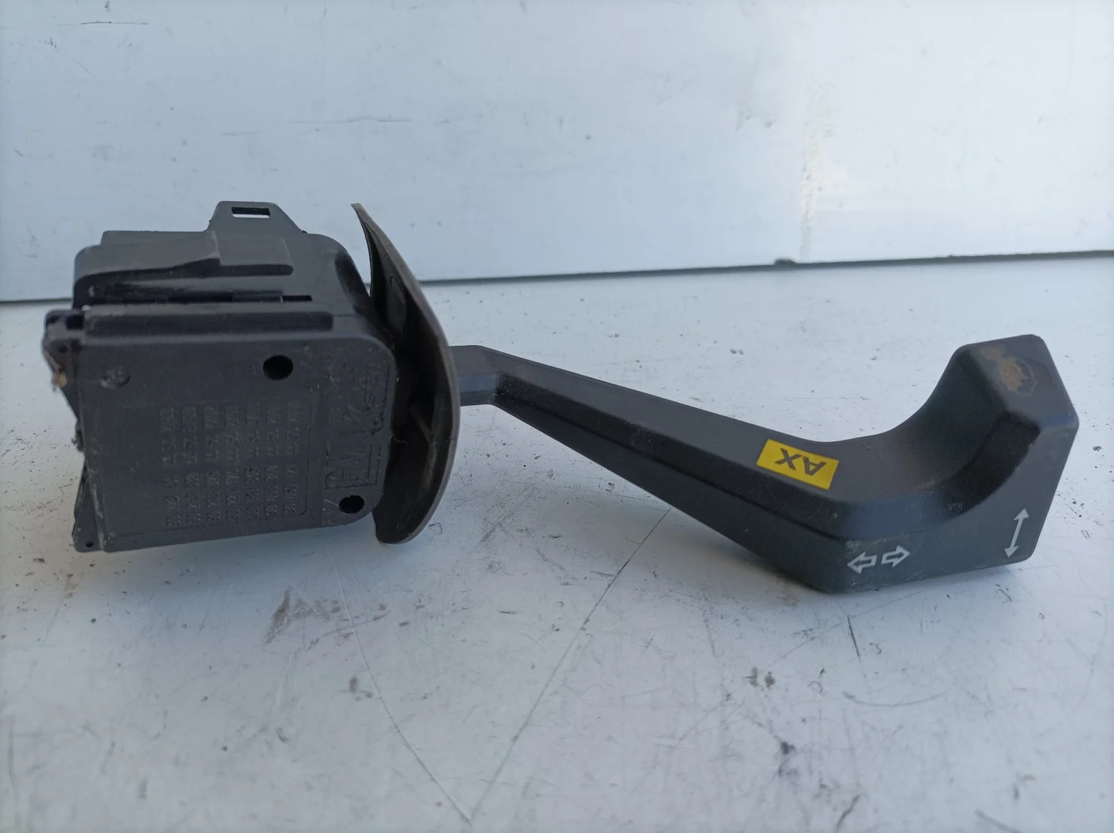 Foto de MANDO INTERMITENTES OPEL KADETT E 1.6 (75 CV / 55 KW) referencia 90228194