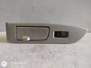 Foto de MANDO ELEVALUNAS TRASERO IZQUIERDO LEXUS RX 300 (MCU35) 3.0 V6 CAT (204 CV / 150 KW) referencia 8403048070
