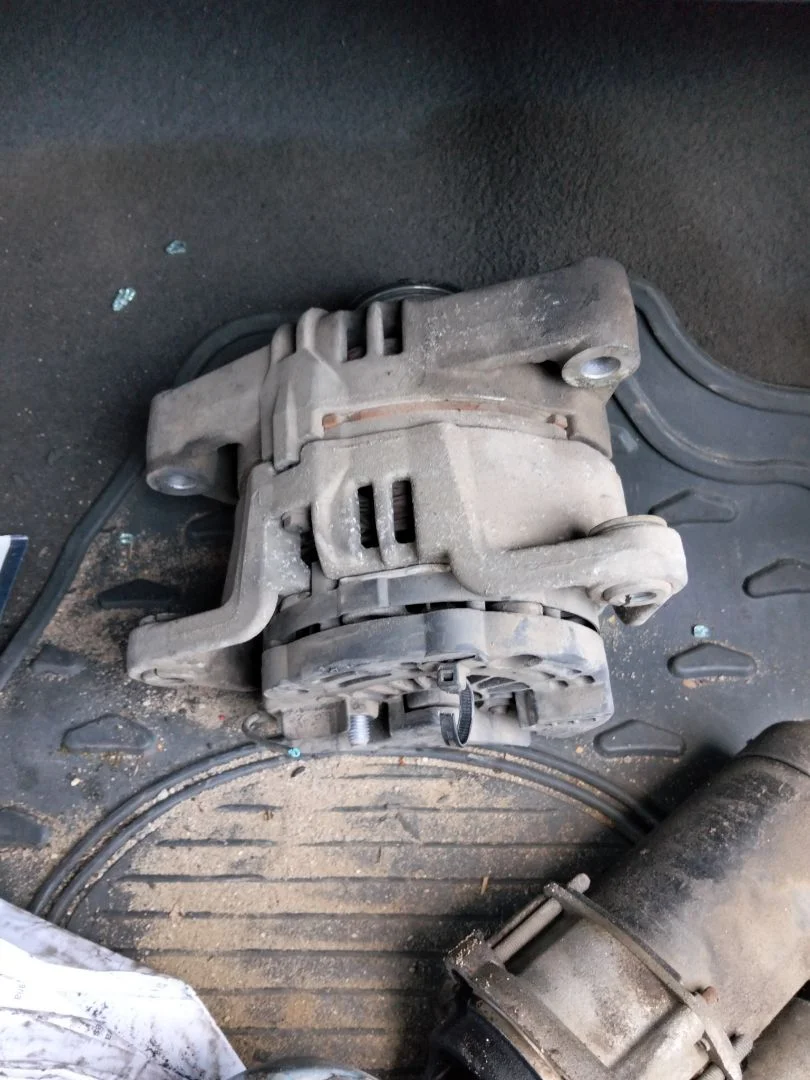 Foto de ALTERNADOR OPEL CORSA C 1.2 16V CAT (Z 12 XE / LW4) (75 CV / 55 KW)