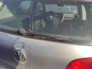 Foto de BRAZO LIMPIA TRASERO VOLKSWAGEN GOLF VI (5K1)(10.2008) 1.2 TSI (105 CV / 77 KW)
