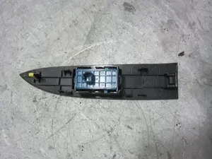 Foto de MANDO ELEVALUNAS TRASERO IZQUIERDO TOYOTA AVENSIS CROSS SPORT (T27) 1.8 16V CAT (147 CV / 108 KW) referencia 7427205110 foto 4