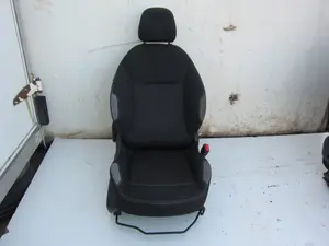 Foto de JUEGO ASIENTOS COMPLETO PEUGEOT 208 1.4 HDi FAP (68 CV / 50 KW) foto 17