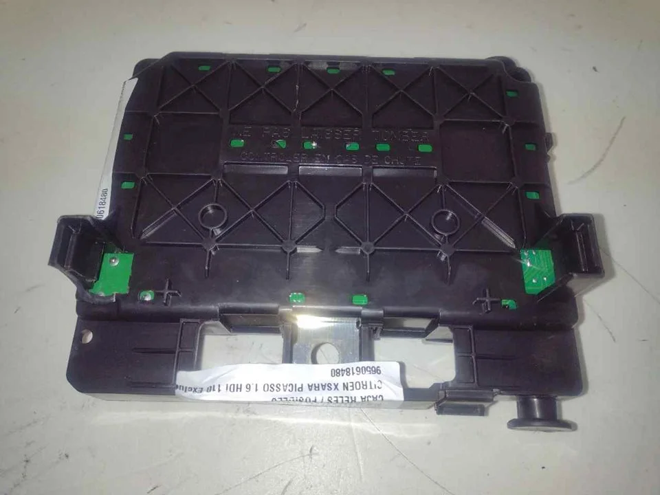 Foto de CAJA RELES / FUSIBLES CITROEN XSARA PICASSO 1.6 16V HDi FAP (109 CV / 80 KW) referencia 9650618480