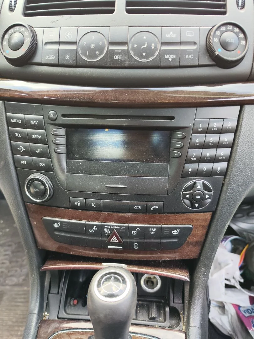Foto de SISTEMA AUDIO / RADIO CD MERCEDES-BENZ CLASE E (BM 211) BERLINA 3.0 CDI CAT (190 CV / 140 KW)