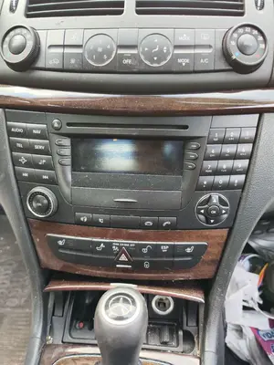 Foto de SISTEMA AUDIO / RADIO CD MERCEDES-BENZ CLASE E (BM 211) BERLINA 3.0 CDI CAT (190 CV / 140 KW)