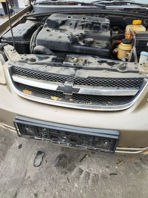 Foto de REJILLA DELANTERA CHEVROLET LACETTI 1.6 CAT (109 CV / 80 KW) foto 1