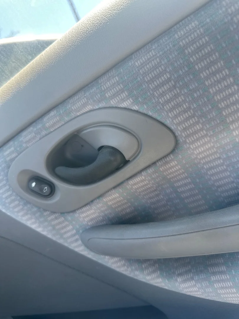 Foto de MANETA INTERIOR DELANTERA DERECHA FORD MONDEO FD BERL./TURNIER 1.8 16V CAT (116 CV / 85 KW)