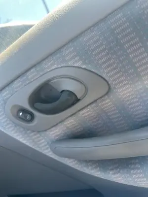 Foto de MANETA INTERIOR DELANTERA DERECHA FORD MONDEO FD BERL./TURNIER 1.8 16V CAT (116 CV / 85 KW)