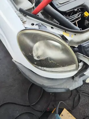 Foto de FARO DERECHO RENAULT KANGOO I (F/KC0) 1.9 dCi Diesel CAT (84 CV / 62 KW) referencia 7701069081 foto 2