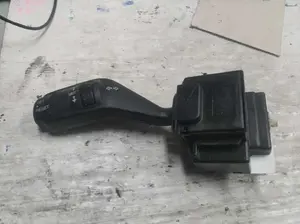 Foto de MANDO INTERMITENTES FORD FOCUS BERLINA (CAP) referencia 17D940B