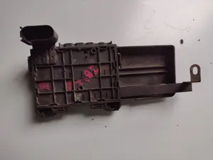 Foto de CAJA RELES / FUSIBLES SEAT IBIZA (6K1) referencia 1J937550 foto 3