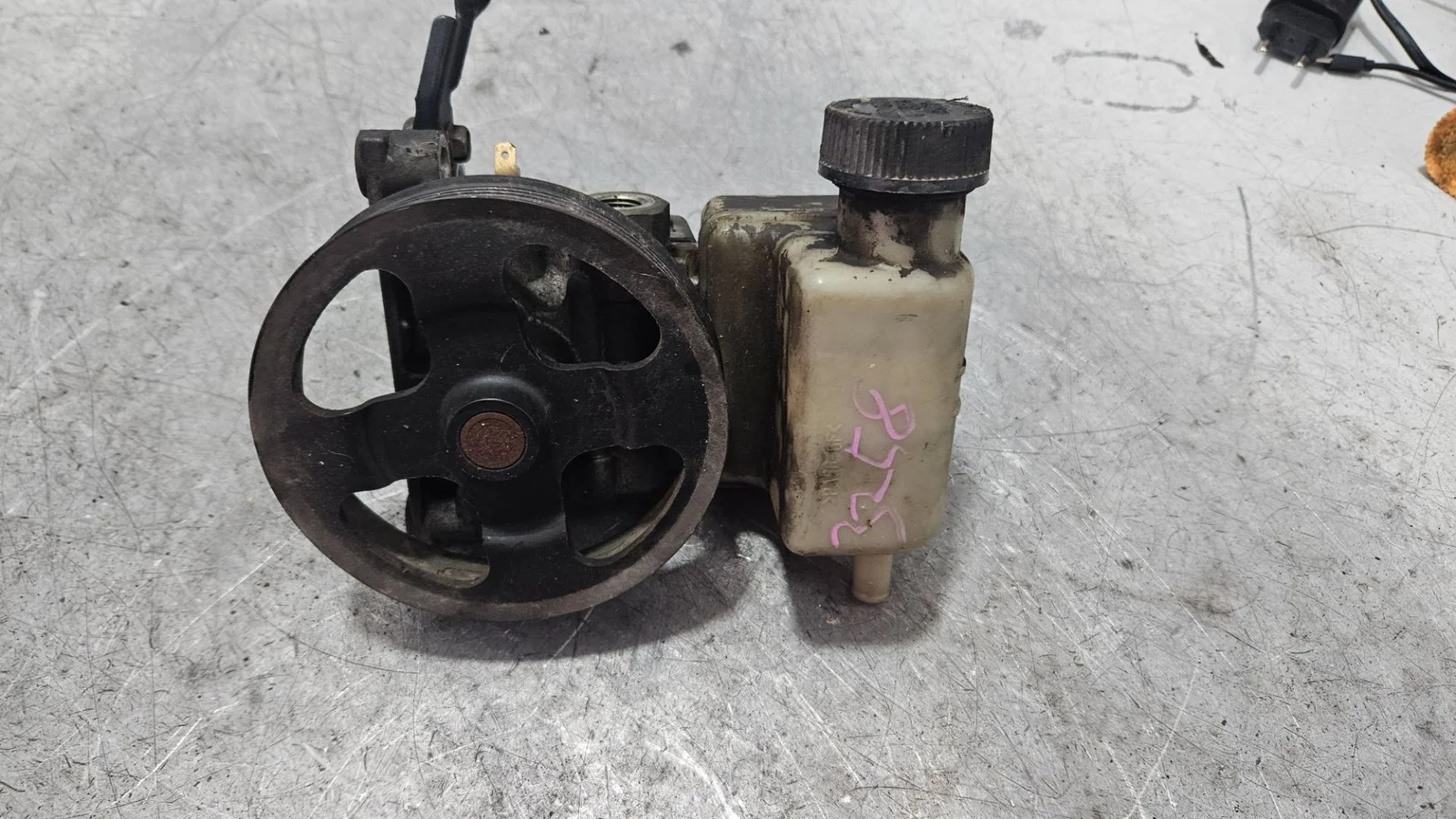 Foto de BOMBA DIRECCION MAZDA 6 BERLINA (GG) 2.0 CAT (141 CV / 104 KW)