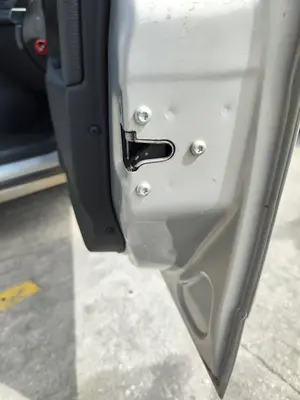 Foto de CERRADURA PUERTA DELANTERA DERECHA OPEL ZAFIRA B 1.9 CDTI (120 CV / 88 KW) referencia 13210749