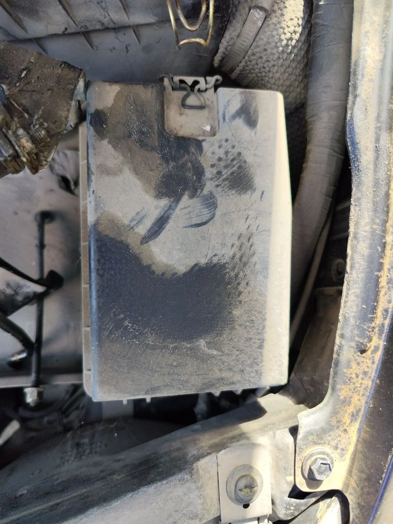 Foto de CAJA RELES / FUSIBLES FORD MONDEO BERLINA (GD) 1.8 Turbodiesel CAT (90 CV / 66 KW)