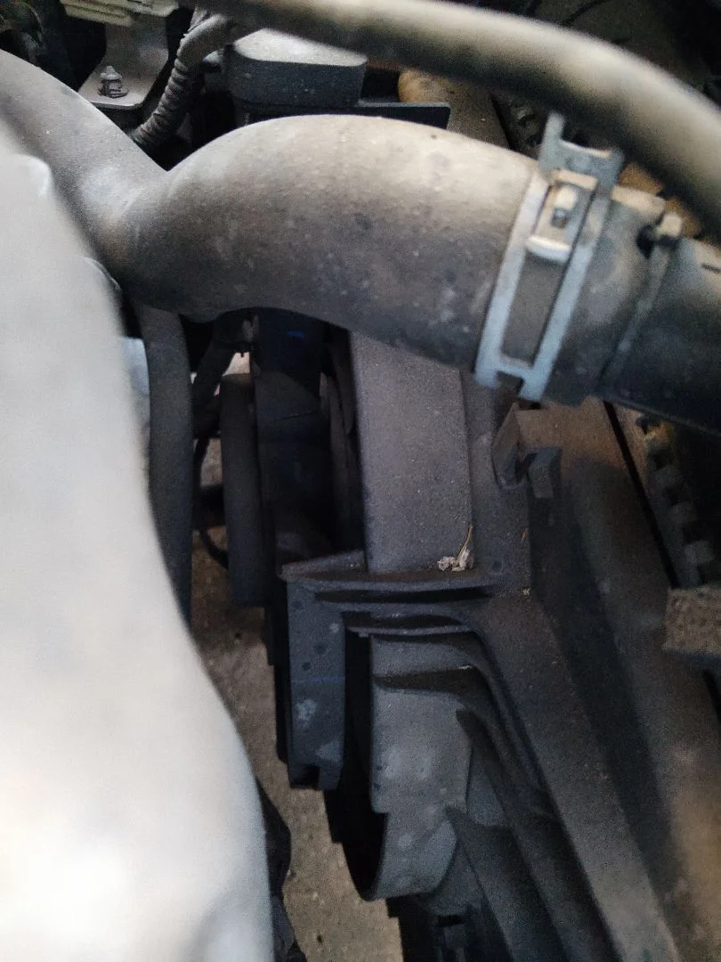 Foto de ELECTROVENTILADOR RADIADOR AIRE ACONDICIONADO FORD TRANSIT COURIER (C4A) 1.5 TDCi CAT (95 CV / 70 KW) referencia JT768C607DB