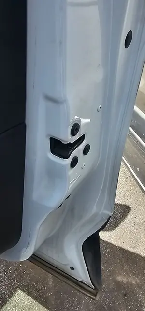Foto de CERRADURA PUERTA DELANTERA DERECHA RENAULT CAPTUR I 1.5 dCi Diesel FAP (110 CV / 81 KW)