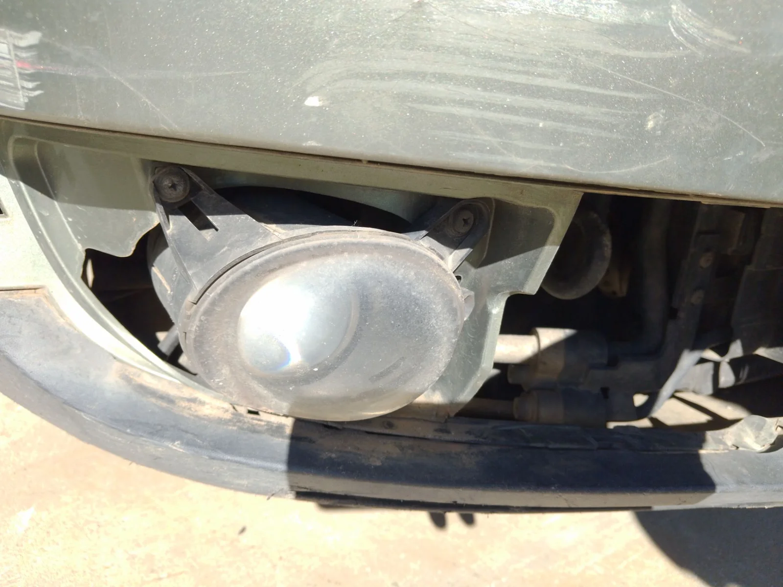 Foto de FARO ANTINIEBLA DERECHO VOLKSWAGEN PASSAT BERLINA (3B3) 1.9 TDI (131 CV / 96 KW) referencia 3B7941700A