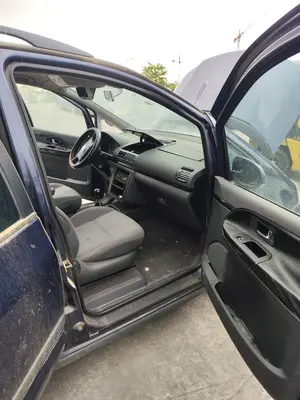 Foto de GOMAS CONTORNO PUERTA VOLKSWAGEN SHARAN (7M6/7M9) 1.9 TDI (116 CV / 85 KW)