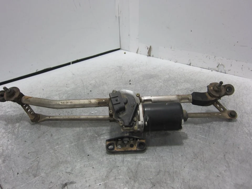 Foto de MOTOR LIMPIA DELANTERO OPEL ASTRA G BERLINA 1.6 (75 CV / 55 KW) referencia 404387
