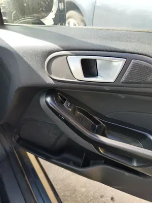 Foto de MANETA INTERIOR DELANTERA DERECHA FORD FIESTA (CNN) 1.5 TDCi CAT (75 CV / 55 KW) referencia 2146021