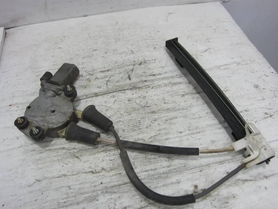 Foto de ELEVALUNAS TRASERO DERECHO ALFA ROMEO 147 (190) 1.6 16V CAT (105 CV / 77 KW) referencia 467397940