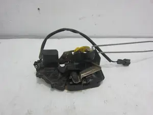 Foto de CERRADURA PUERTA TRASERA IZQUIERDA KIA CARENS (RS) 2.0 Turbodiesel CAT (113 CV / 83 KW) referencia J1J2J3