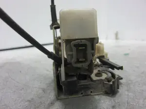Foto de CERRADURA PUERTA DELANTERA IZQUIERDA RENAULT CLIO II FASE I (B/CB0) 1.9 Diesel (64 CV / 47 KW) referencia 7701045304 foto 5