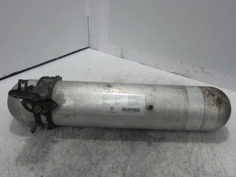 Foto de DEPOSITO SUSPENSION TESLA MODEL S eléctrico 270 kW (367 CV / 270 KW) referencia 600640800B