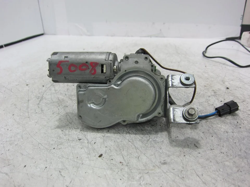 Foto de MOTOR LIMPIA TRASERO OPEL CORSA B 1.7 Diesel (57 CV / 42 KW) referencia 90386268