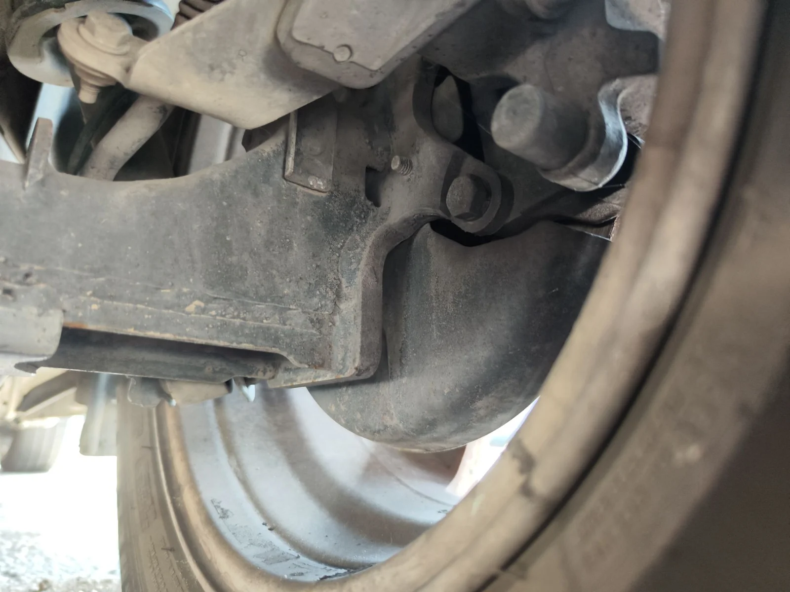 Foto de MANGUETA TRASERA DERECHA NISSAN PRIMERA BERLINA (P12) 1.9 16V Turbodiesel CAT (120 CV / 88 KW)