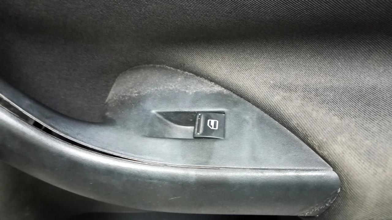 Foto de MANDO ELEVALUNAS DELANTERO DERECHO SEAT ALTEA (5P1) 1.6 TDI (105 CV / 77 KW) referencia 7L6959855B