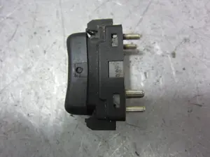 Foto de MANDO ELEVALUNAS DELANTERO DERECHO MERCEDES-BENZ CLASE 124 (BM 124) BERLINA 3.0 CAT (180 CV / 132 KW) referencia 1248209410KZ foto 4