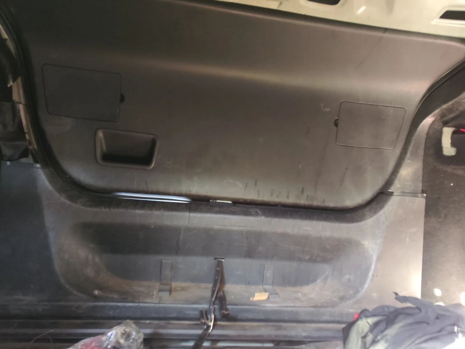 Foto de GUARNECIDO PORTON TRASERO SEAT CORDOBA BERLINA (6L2) 1.9 TDI (131 CV / 96 KW)