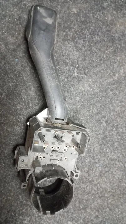 Foto de MANDO INTERMITENTES SEAT LEON (1M1) 1.4 16V (75 CV / 55 KW) referencia 4B0953503