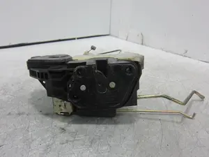 Foto de CERRADURA PUERTA DELANTERA DERECHA HYUNDAI TUCSON (JM) 2.0 CRDi CAT (113 CV / 83 KW) referencia 813202E010 foto 2