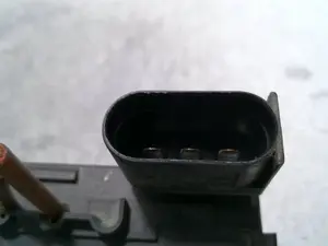 Foto de CAJA RELES / FUSIBLES AUDI A3 (8L) 1.9 TDI (101 CV / 74 KW) referencia 1J0937550 foto 3