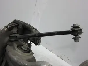 Foto de BRAZO SUSPENSION INFERIOR TRASERO DERECHO PORSCHE MACAN (95BA) referencia 8K0501529L foto 3