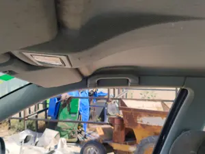 Foto de ASIDERO TECHO DELANTERO DERECHO SEAT CORDOBA BERLINA (6K2) 1.4  (60 CV / 44 KW) referencia 6K0857607K FKZ