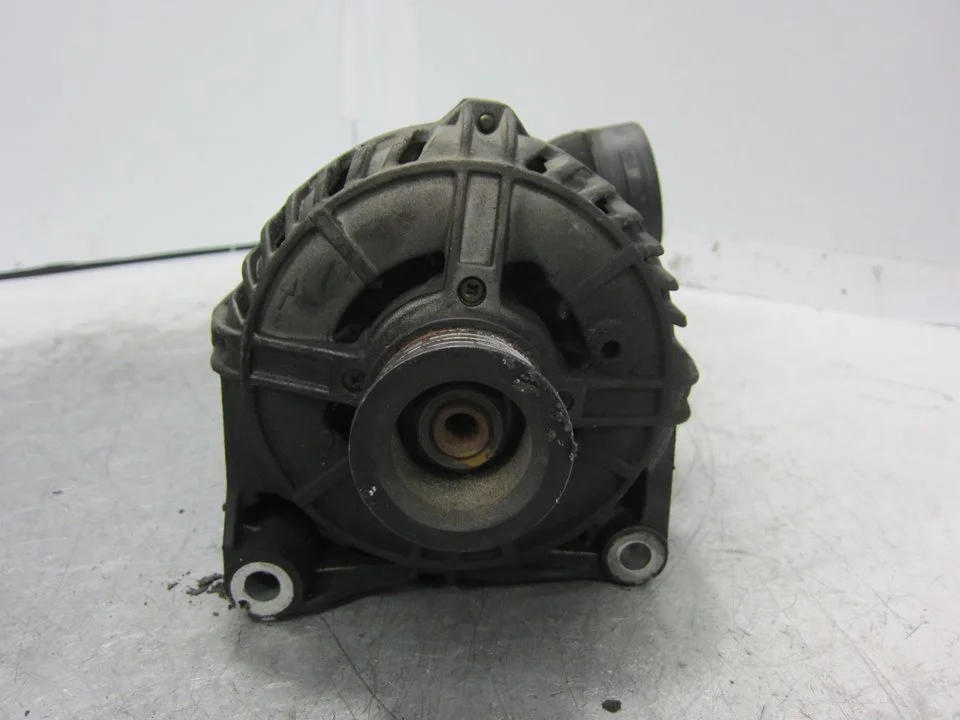 Foto de ALTERNADOR BMW SERIE 5 BERLINA (E39) 2.8 24V CAT (193 CV / 142 KW) referencia 0123515004