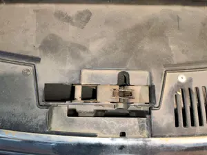 Foto de CERRADURA CAPO VOLKSWAGEN PASSAT BERLINA (3C2) 2.0 TDI (140 CV / 103 KW) referencia 3C1823509H