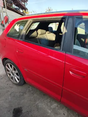 Foto de PUERTA TRASERA DERECHA AUDI A3 SPORTBACK (8PA) 2.0 TDI (140 CV / 103 KW) referencia 8P4833052A