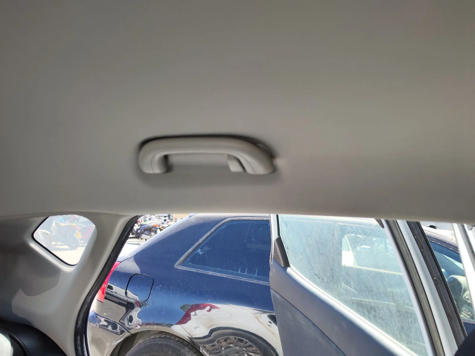 Foto de ASIDERO TECHO TRASERO IZQUIERDO KIA CEED (JD) 1.4 CAT (99 CV / 73 KW)
