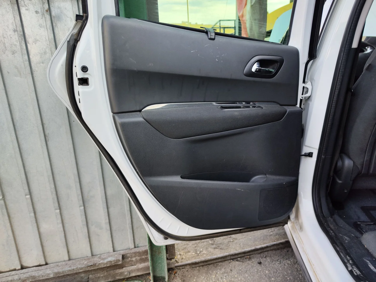 Foto de GUARNECIDO PUERTA TRASERA IZQUIERDA PEUGEOT 3008 1.6 Blue-HDI FAP (120 CV / 88 KW)