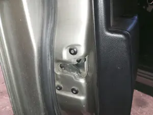 Foto de CERRADURA PUERTA DELANTERA IZQUIERDA FORD FIESTA (CBK) 1.4 TDCi CAT (68 CV / 50 KW) referencia 1372469