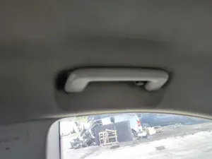 Foto de ASIDERO TECHO TRASERO DERECHO FORD FOCUS BERLINA (CAP) 1.8 Flexifuel CAT (125 CV / 92 KW) referencia 1386023 foto 4