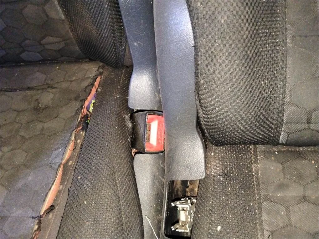 Foto de ENGANCHE CINTURON TRASERO DERECHO SEAT ALHAMBRA (7V9)