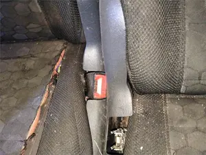 Foto de ENGANCHE CINTURON TRASERO DERECHO SEAT ALHAMBRA (7V9)